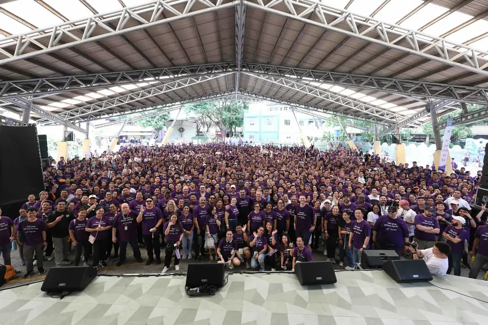 1,300+ TELUS Digital volunteers refurbish century-old Manila public school — TELUS International (TELUS Digital)